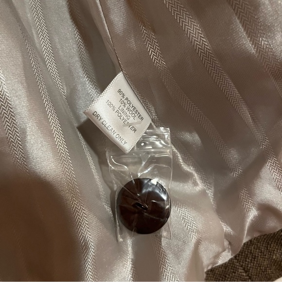 4/$20 Brown tweed blazer - Picture 2 of 5